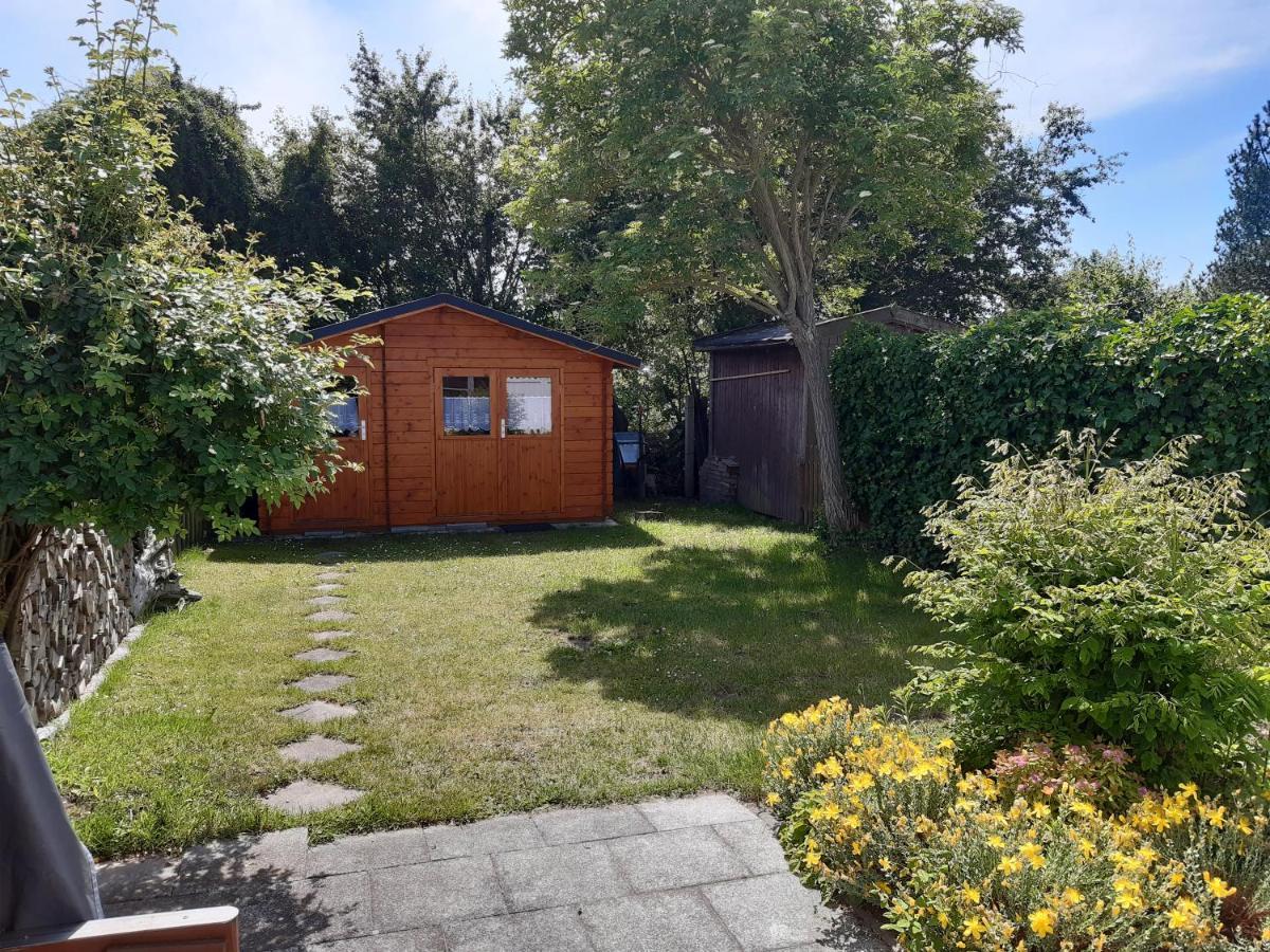 Ferienhaeuschen Kuestenwald Bei Warnemuende, Eigener Garten, Terrasse Mit Strandkorb, 400M Zum Strand ディードリッヒシュハーゲン エクステリア 写真